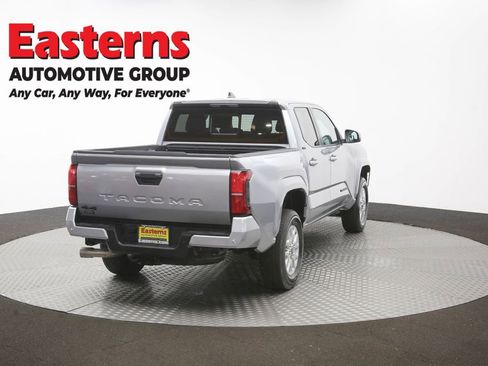 Used 2024 Toyota Tacoma SR5 AWD/4WD image 40