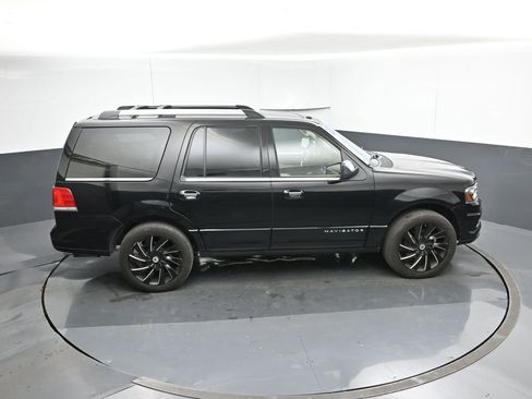 Used 2017 Lincoln Navigator Select image 51
