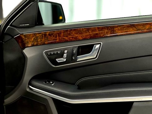 Used 2016 Mercedes-Benz E 350 4MATIC Wagon image 40