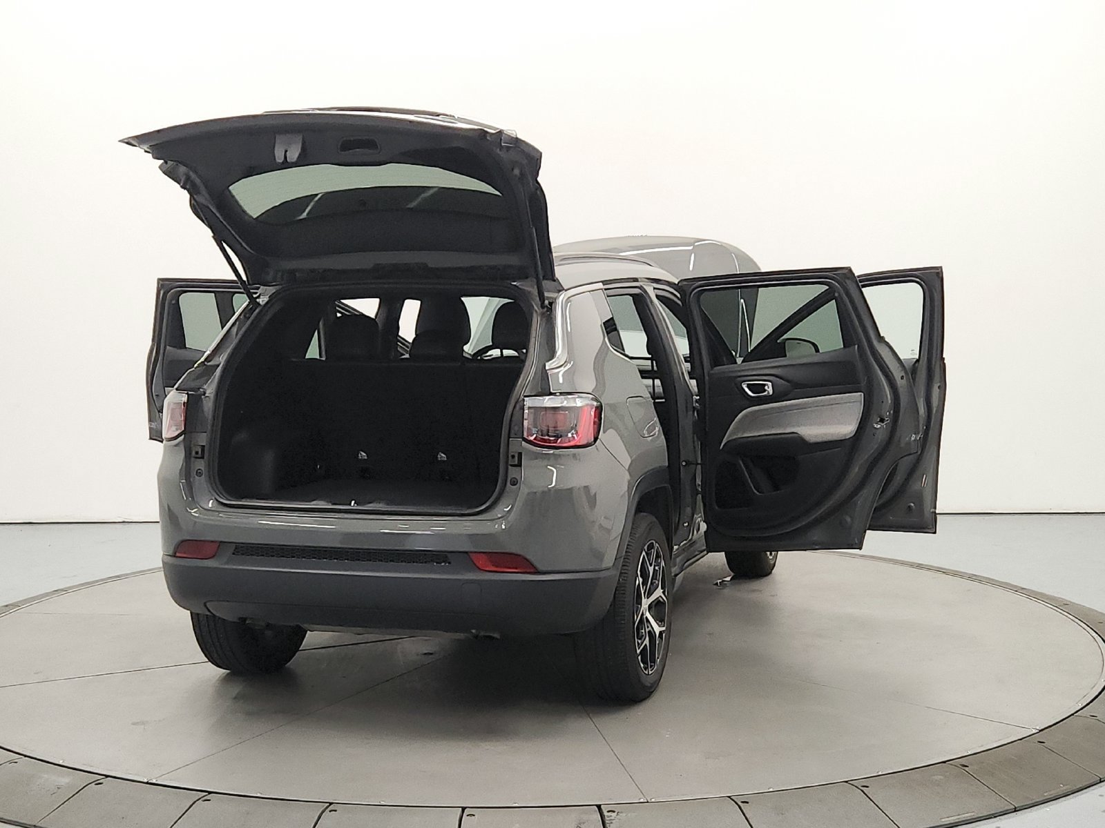 Used 2024 Jeep Compass Latitude AWD/4WD image 15