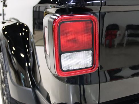 Used 2024 Jeep Gladiator Sport AWD/4WD image 52