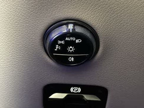 Certified 2026 Mercedes-Benz GLC 300 4MATIC image 3