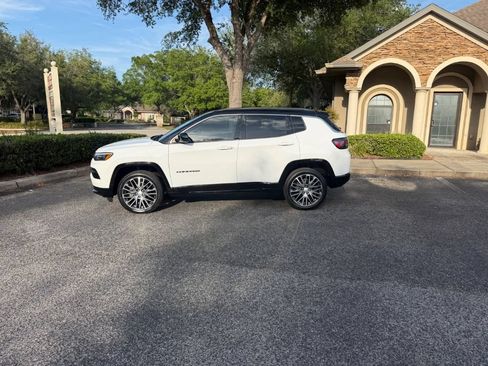 Used 2022 Jeep Compass Limited w/ Elite Group AWD/4WD image 2