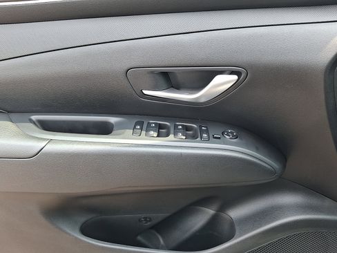 Certified 2024 Hyundai Tucson SE AWD/4WD image 12