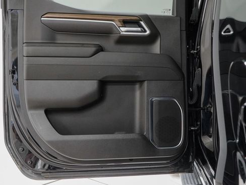 Used 2025 Chevrolet Silverado 1500 LT AWD/4WD image 50