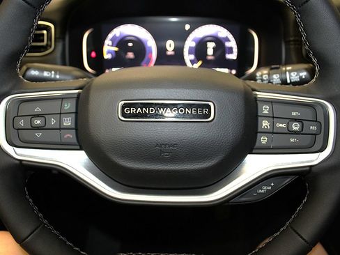 New 2026 Jeep Grand Wagoneer L Limited AWD/4WD image 10