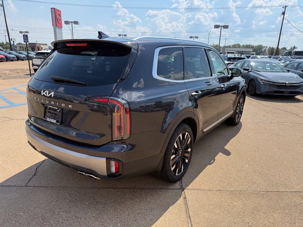 Used 2025 Kia Telluride SX w/ SX Captain's Chair Package FWD image 4