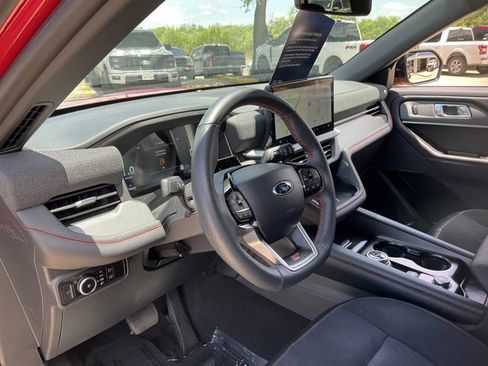 Used 2025 Ford Explorer ST AWD/4WD image 6