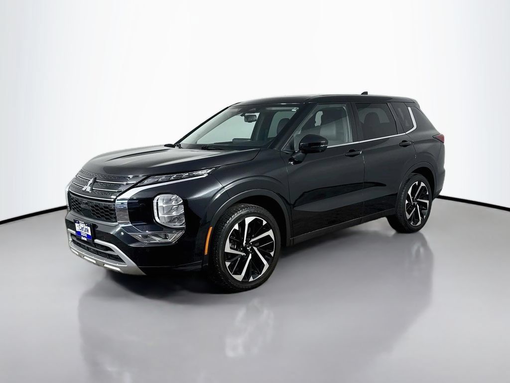 Used 2022 Mitsubishi Outlander SE AWD/4WD image 3