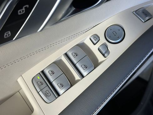 Used 2023 BMW X7 M60i w/ Executive Package image 21