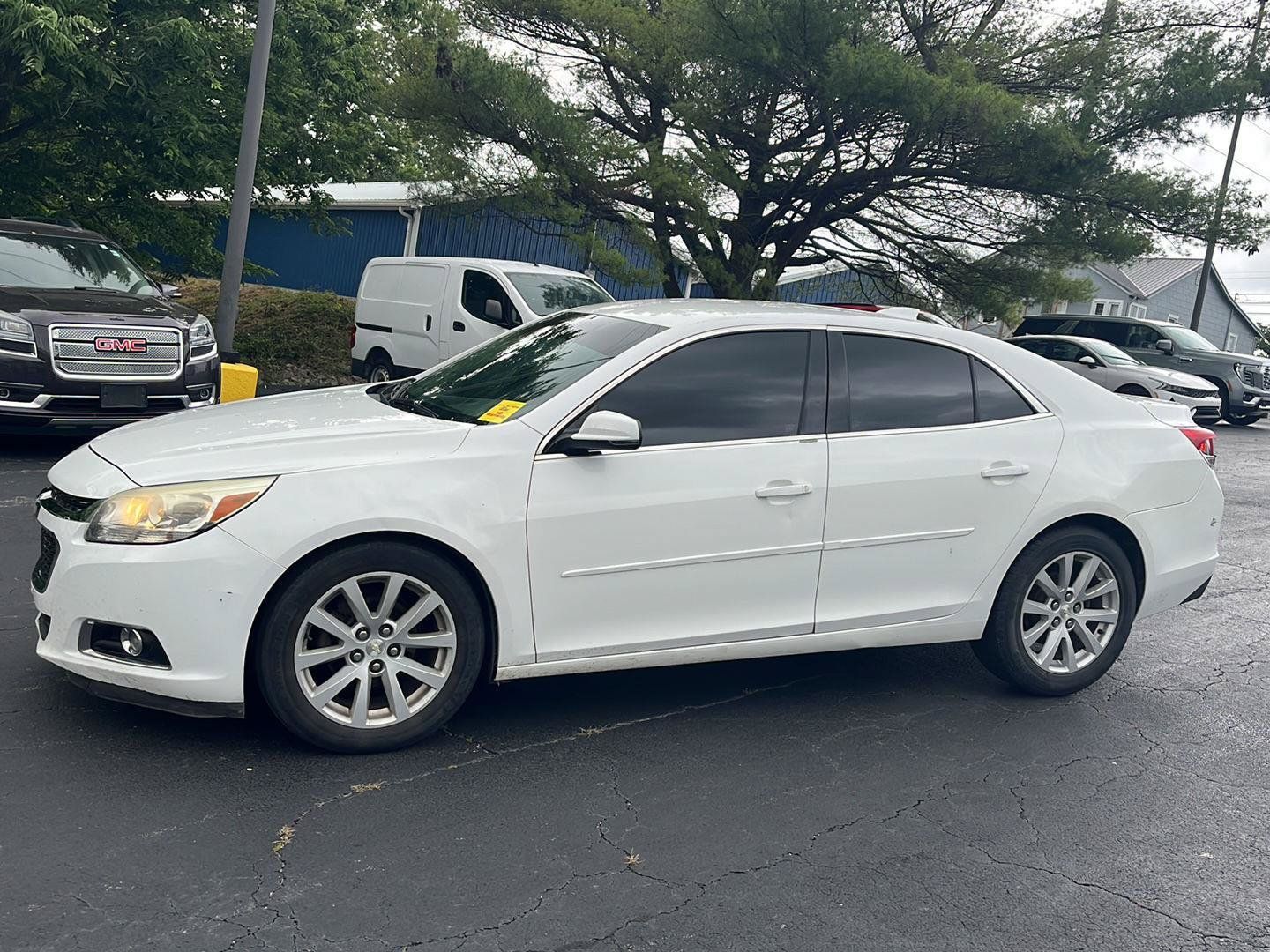 Used 2015 Chevrolet Malibu LT FWD image 2