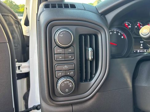 Used 2025 Chevrolet Silverado 1500 Custom Trail Boss w/ Turbomax Blackout Package AWD/4WD image 15
