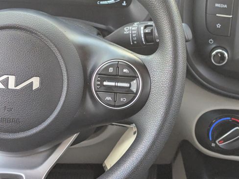 Certified 2025 Kia Soul LX w/ LX Technology Package image 18