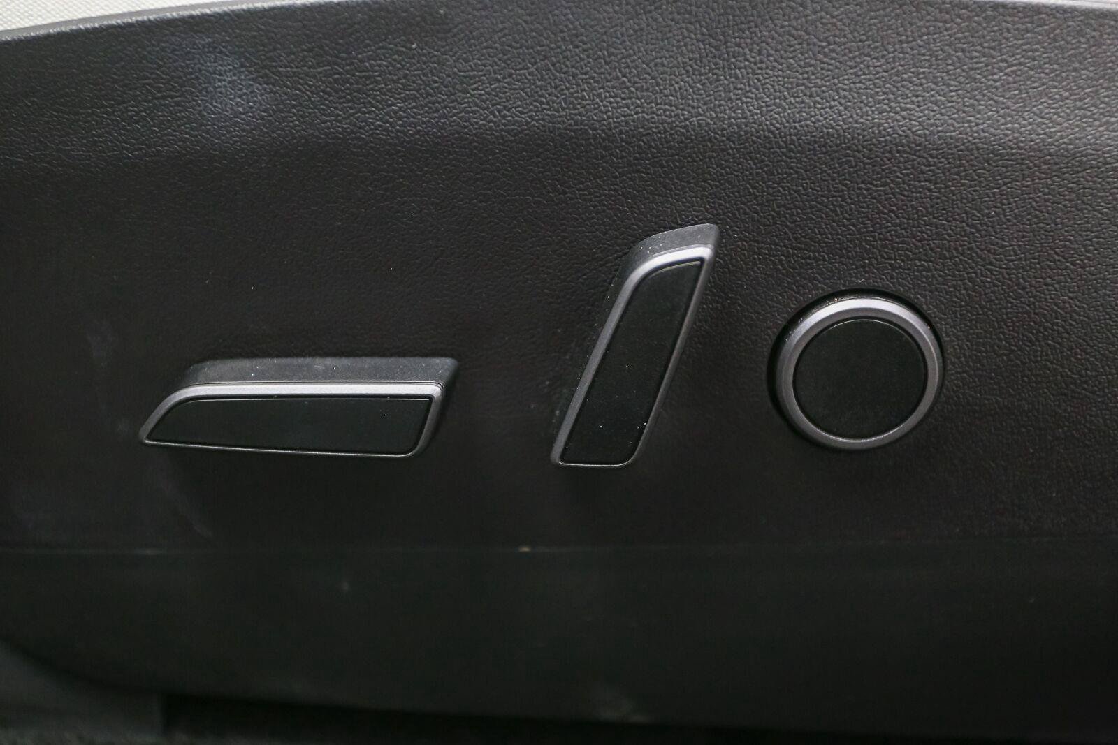 Used 2021 Tesla Model Y Performance AWD/4WD image 38