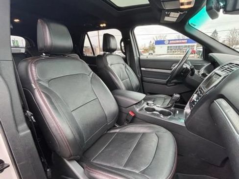 Used 2018 Ford Explorer Sport AWD/4WD image 15