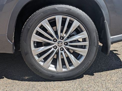Used 2021 Toyota Highlander Platinum image 9
