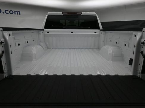 New 2026 GMC Sierra 1500 SLE w/ Preferred Package image 9