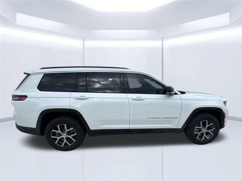 Used 2025 Jeep Grand Cherokee L Limited AWD/4WD image 49