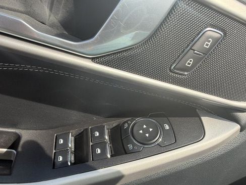 Used 2024 Ford Explorer XLT RWD image 15