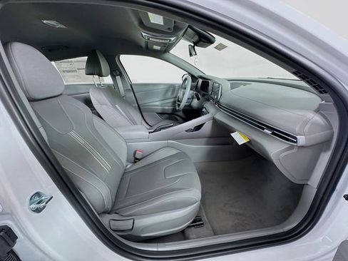 New 2026 Hyundai Elantra Sport FWD image 40