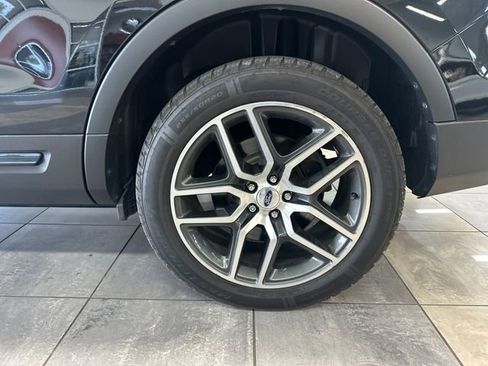 Used 2017 Ford Explorer Sport w/ Equipment Group 401A AWD/4WD image 5