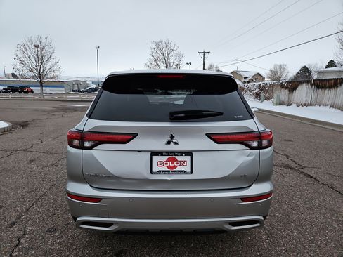 Used 2022 Mitsubishi Outlander SE image 5