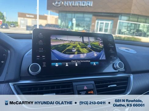 Used 2022 Honda Accord Touring image 6