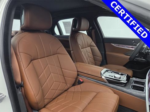 Certified 2025 BMW 760i xDrive image 20