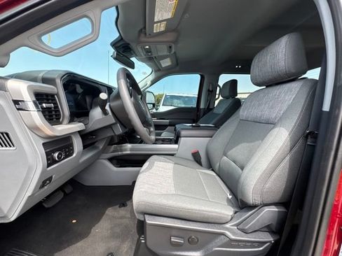 Used 2026 Ford F250 XLT w/ XLT Premium Package AWD/4WD image 3