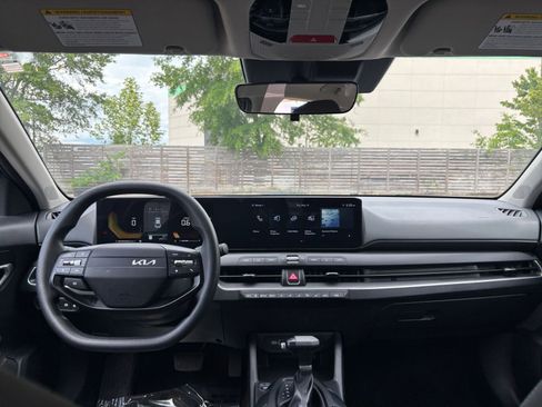 Used 2025 Kia K4 FWD image 33