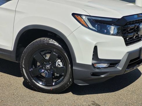 New 2026 Honda Ridgeline Black Edition image 3