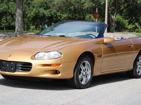 Used 1998 Chevrolet Camaro Z28 RWD image 6