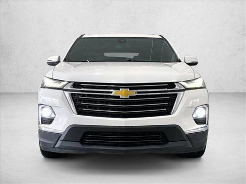 Used 2023 Chevrolet Traverse LT FWD image 3
