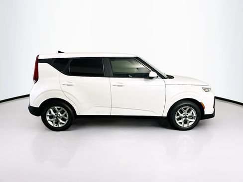 Used 2022 Kia Soul LX w/ Technology Package FWD image 10