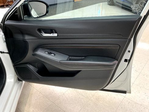 Used 2021 Nissan Altima 2.5 SR w/ SR Premium Package image 27