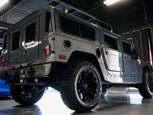 Used 2003 HUMMER H1 4-Door Wagon AWD/4WD image 6