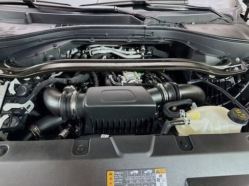 Used 2025 Lincoln Aviator AWD image 32