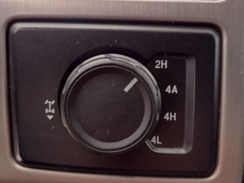 Used 2015 Ford F150 Platinum w/ Equipment Group 701A Luxury image 14