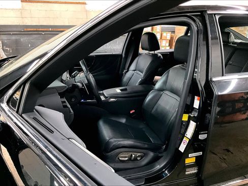 Used 2018 Lexus LS 500 w/ Accessory Package (Z1) image 27