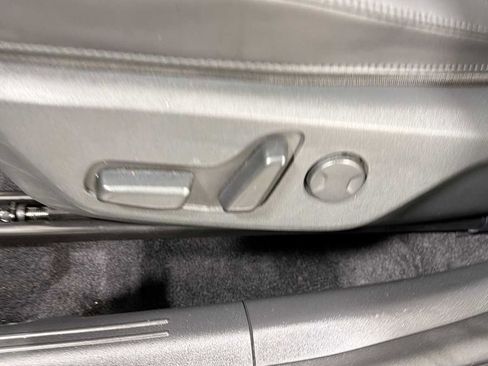 Used 2023 Kia Niro EX Touring FWD image 14