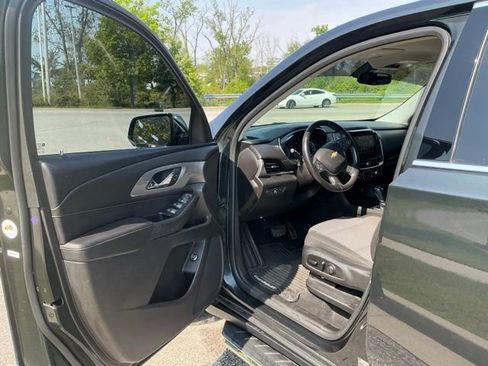 Used 2018 Chevrolet Traverse LT FWD image 16