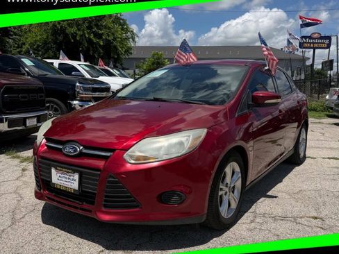 Used 2014 Ford Focus SE FWD image 1