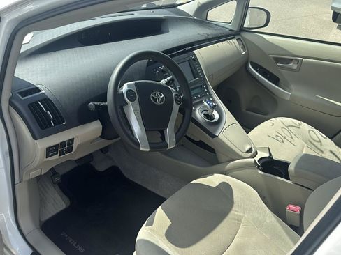 Used 2011 Toyota Prius Three w/ Solar Roof Pkg FWD image 9