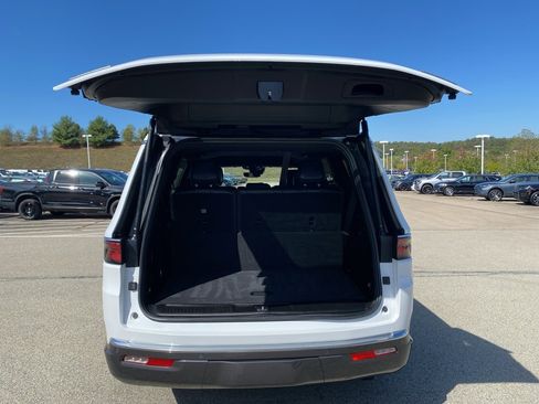 Used 2022 Jeep Wagoneer Series I image 18