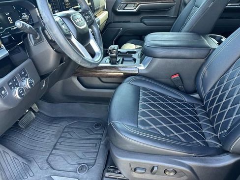 Used 2024 GMC Sierra 1500 Elevation w/ LPO, Elevation Black Package AWD/4WD image 16