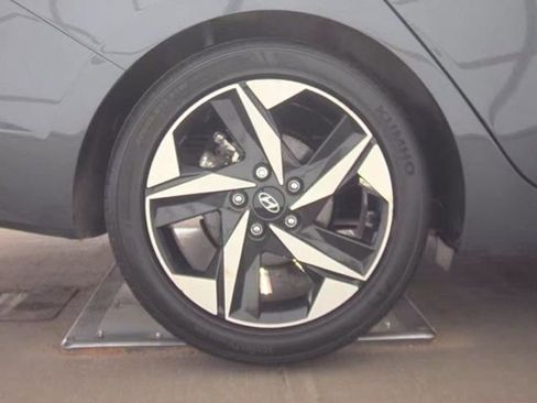 Used 2023 Hyundai Elantra SEL w/ Convenience Package image 20