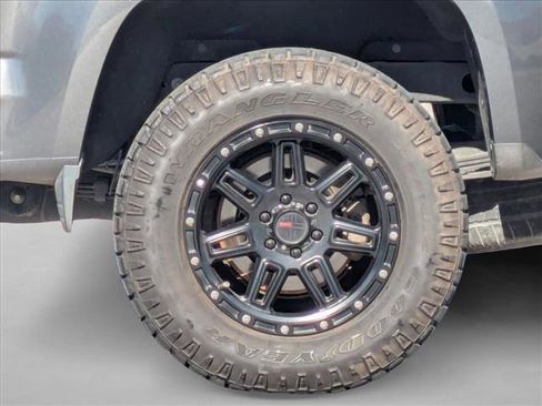 Used 2016 Chevrolet Colorado Z71 image 23