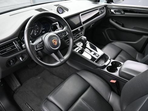 Certified 2023 Porsche Macan Turbo AWD/4WD image 4