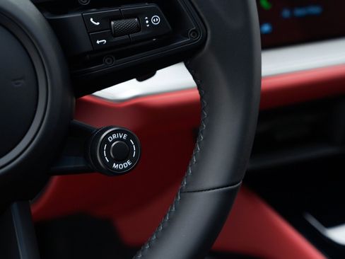 New 2026 Porsche Cayenne S image 30