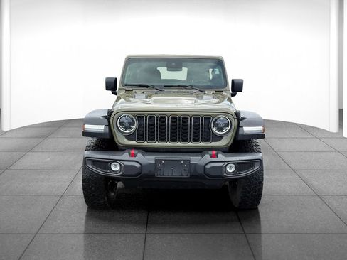 Used 2025 Jeep Wrangler Unlimited Rubicon AWD/4WD image 2